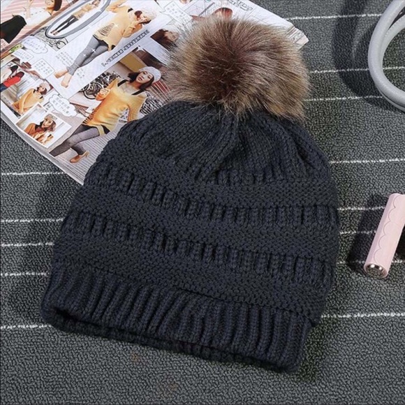NEW! Knit Pom Pom Beanie Fur Lined In 8 Colors - Picture 7 of 8